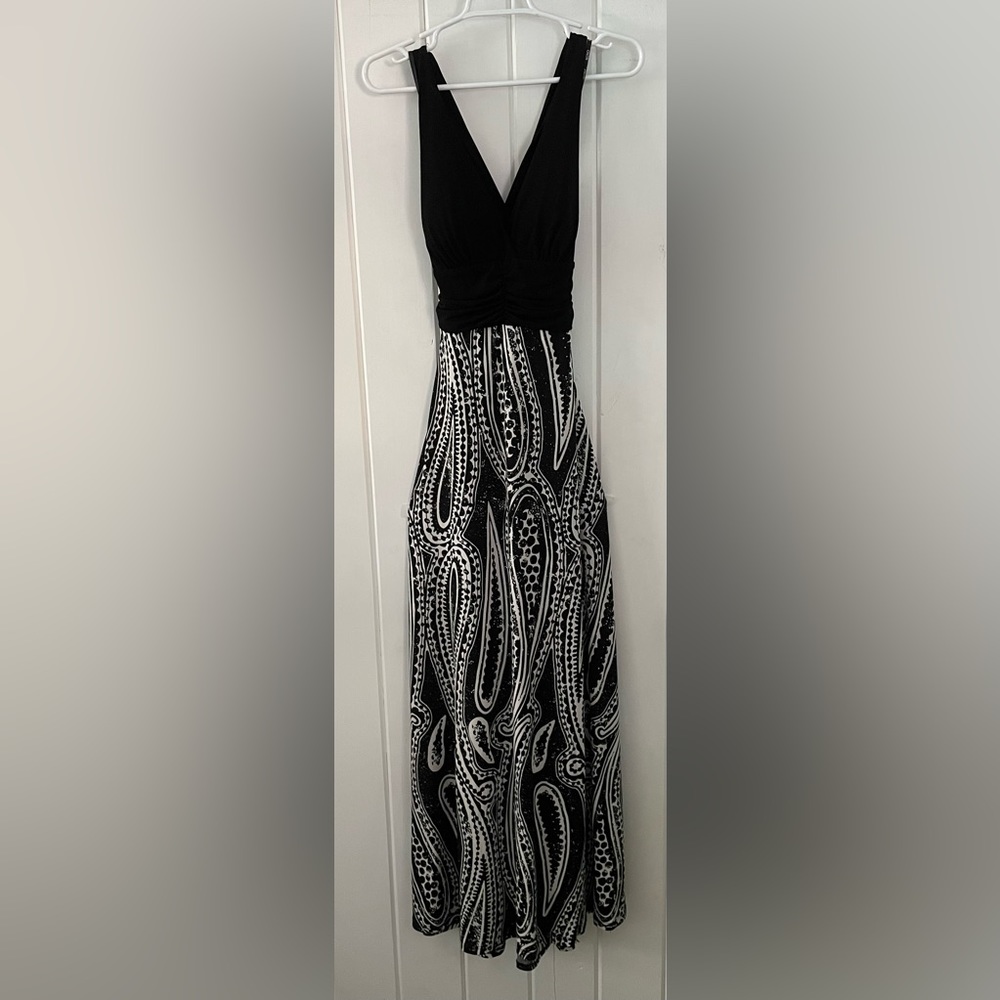 XOXO full length dress. Size Small. Black and white.